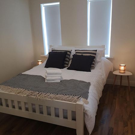 Spacious And Warm 2 Bedroom Apartment Sleeps Up To 5 Athy Luaran gambar