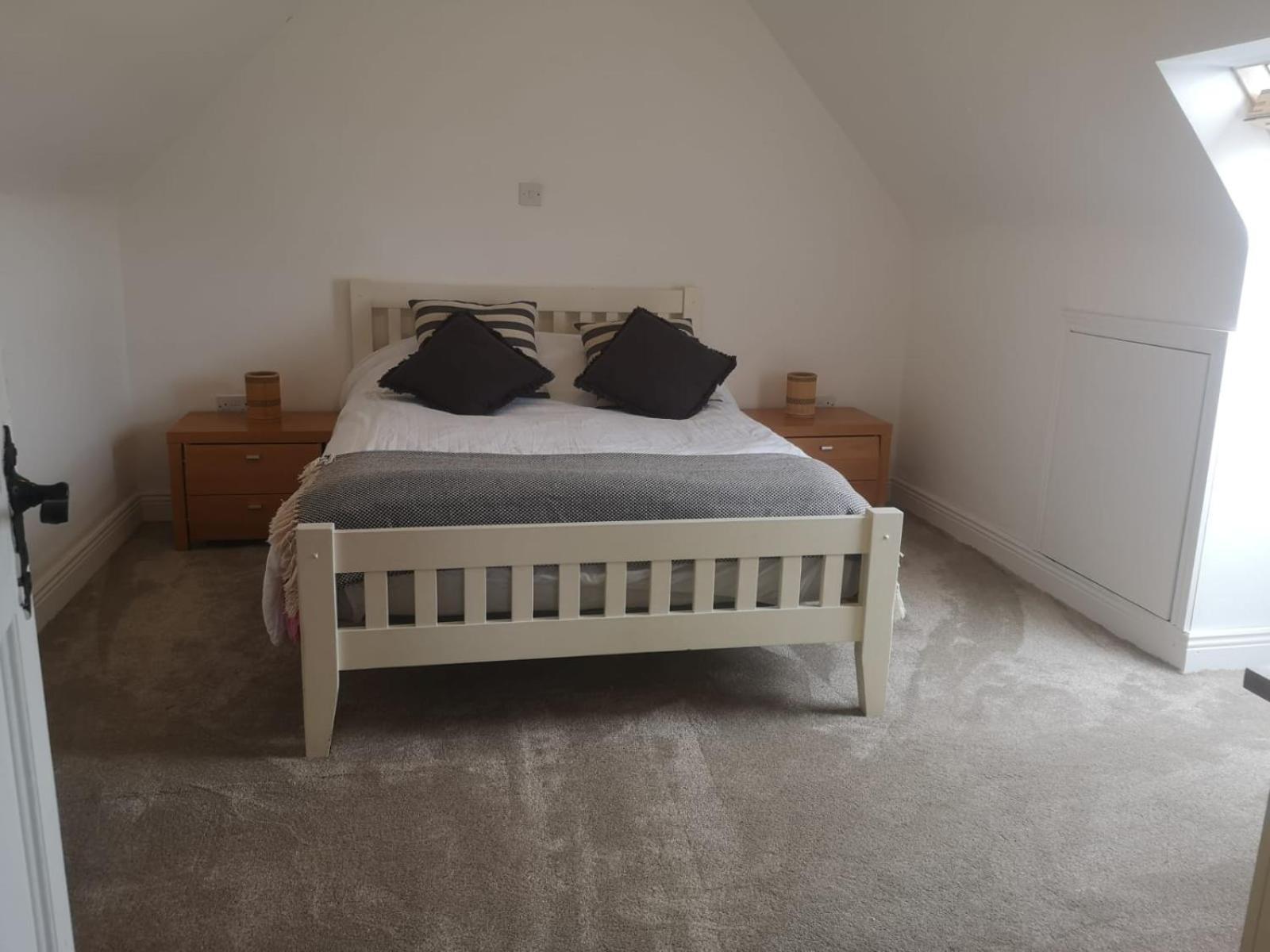 Spacious And Warm 2 Bedroom Apartment Sleeps Up To 5 Athy Luaran gambar